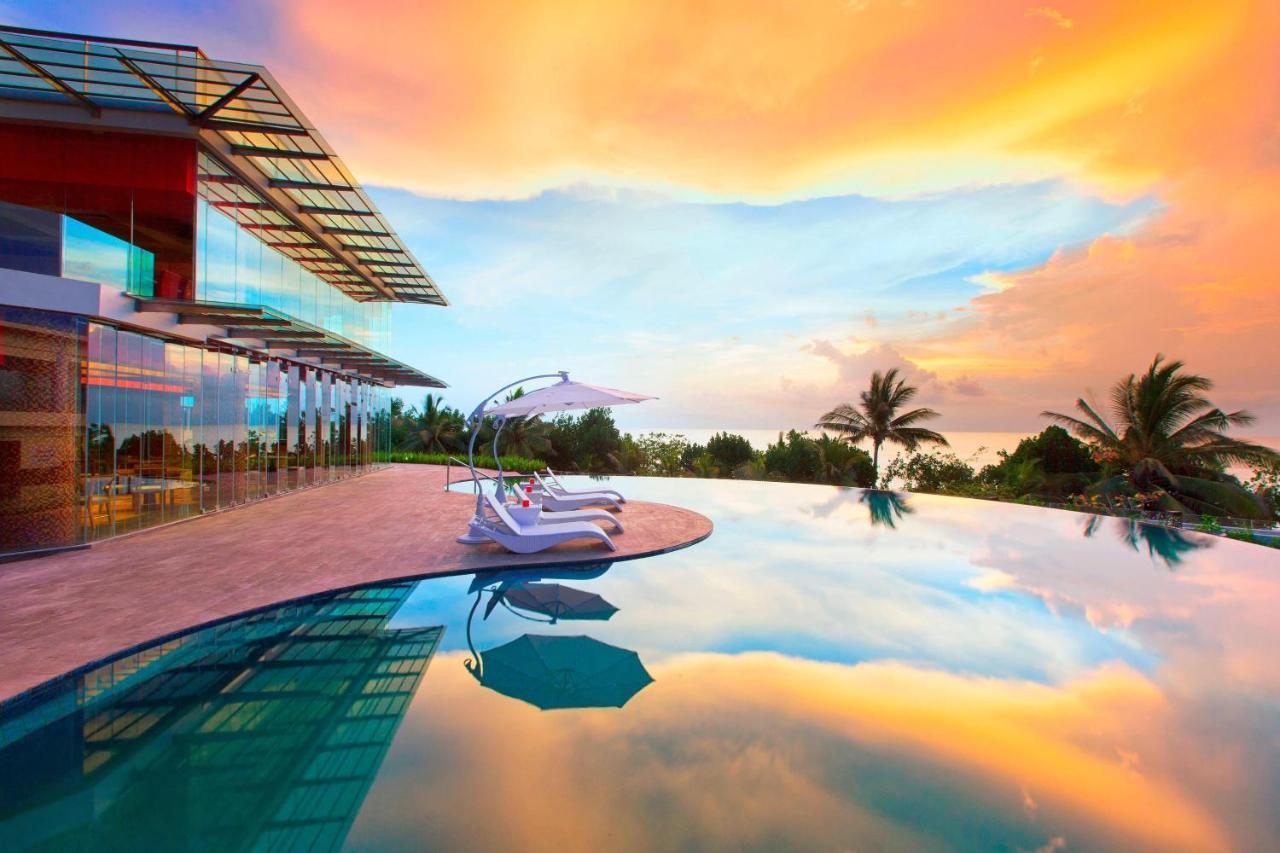 Sheraton Bali Kuta Resort Exterior foto
